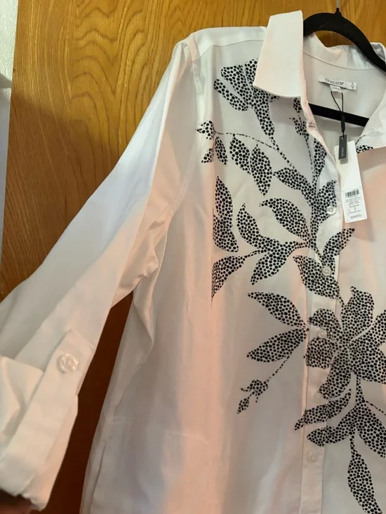 Chico's No Iron Pocketed, White and Black Leaf Print tunic Shirt 3(XL) - Picture 5 of 9